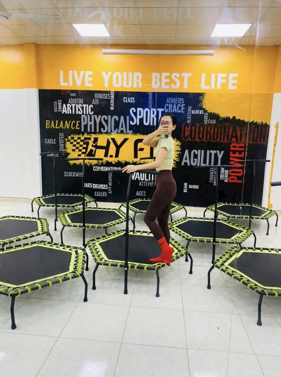 Tranh vẽ tường phòng gym và Yoga 1 Vẽ tranh tường phòng gym và Yoga - ms02