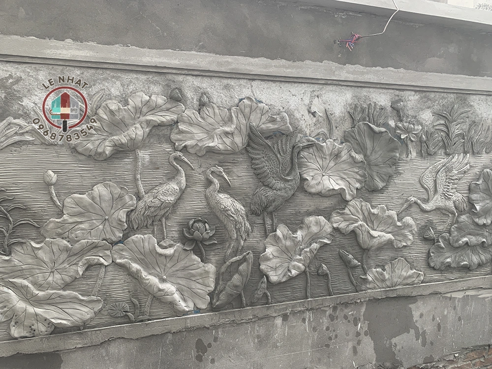 Ban-hoan-thien-phan-tho-tranh-dap-gia-dong-sen-hac-tai-xa-An-Khanh-Ha-Noi.